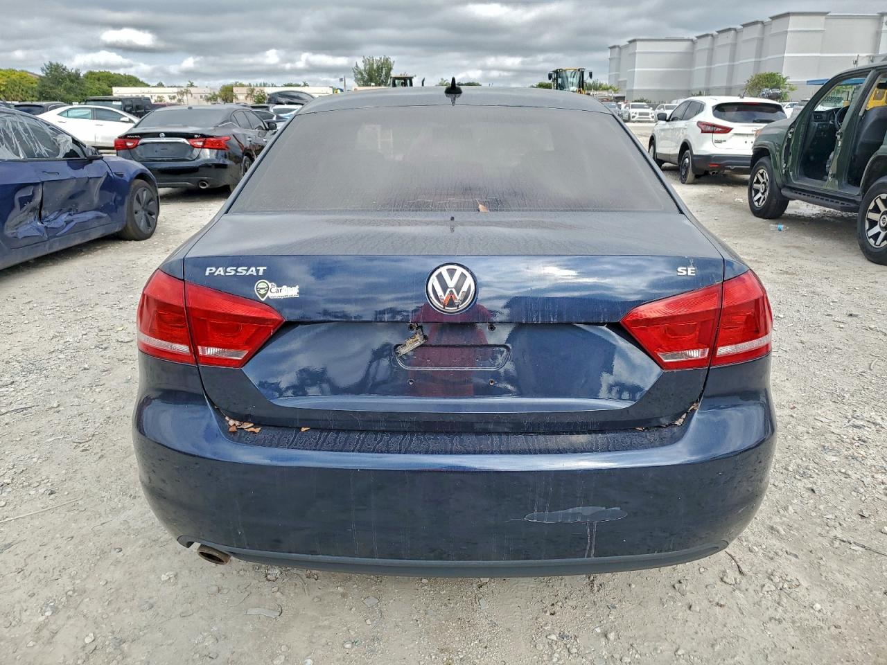 VOLKSWAGEN PASSAT SE