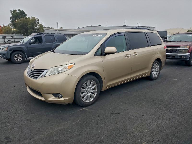 2012 TOYOTA SIENNA XLE #3310527053