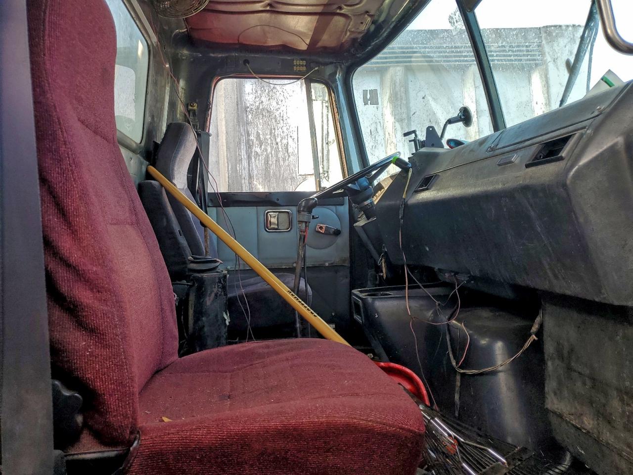 Lot #3315892104 1993 WHITE/GMC CONVENTION