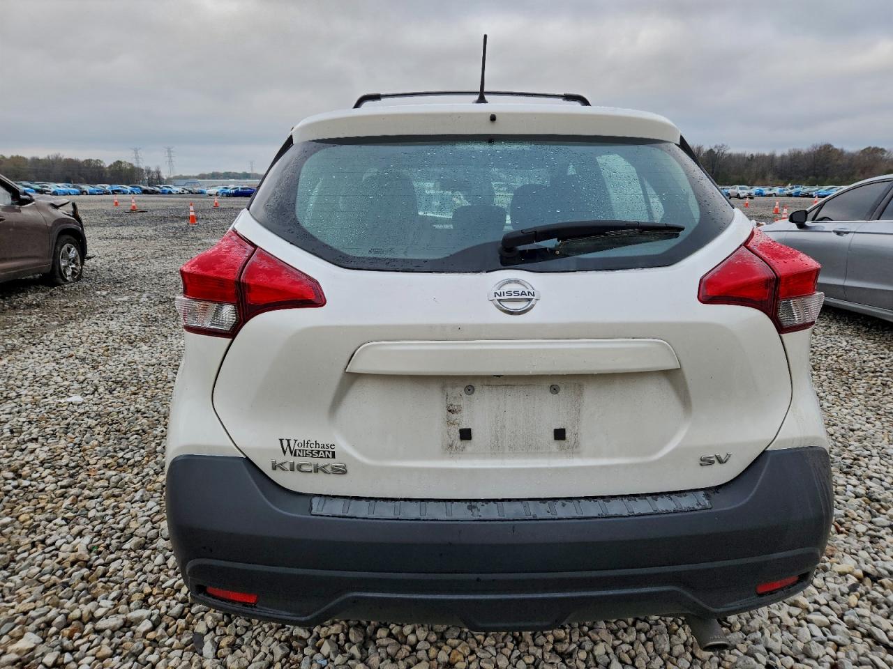 NISSAN KICKS S