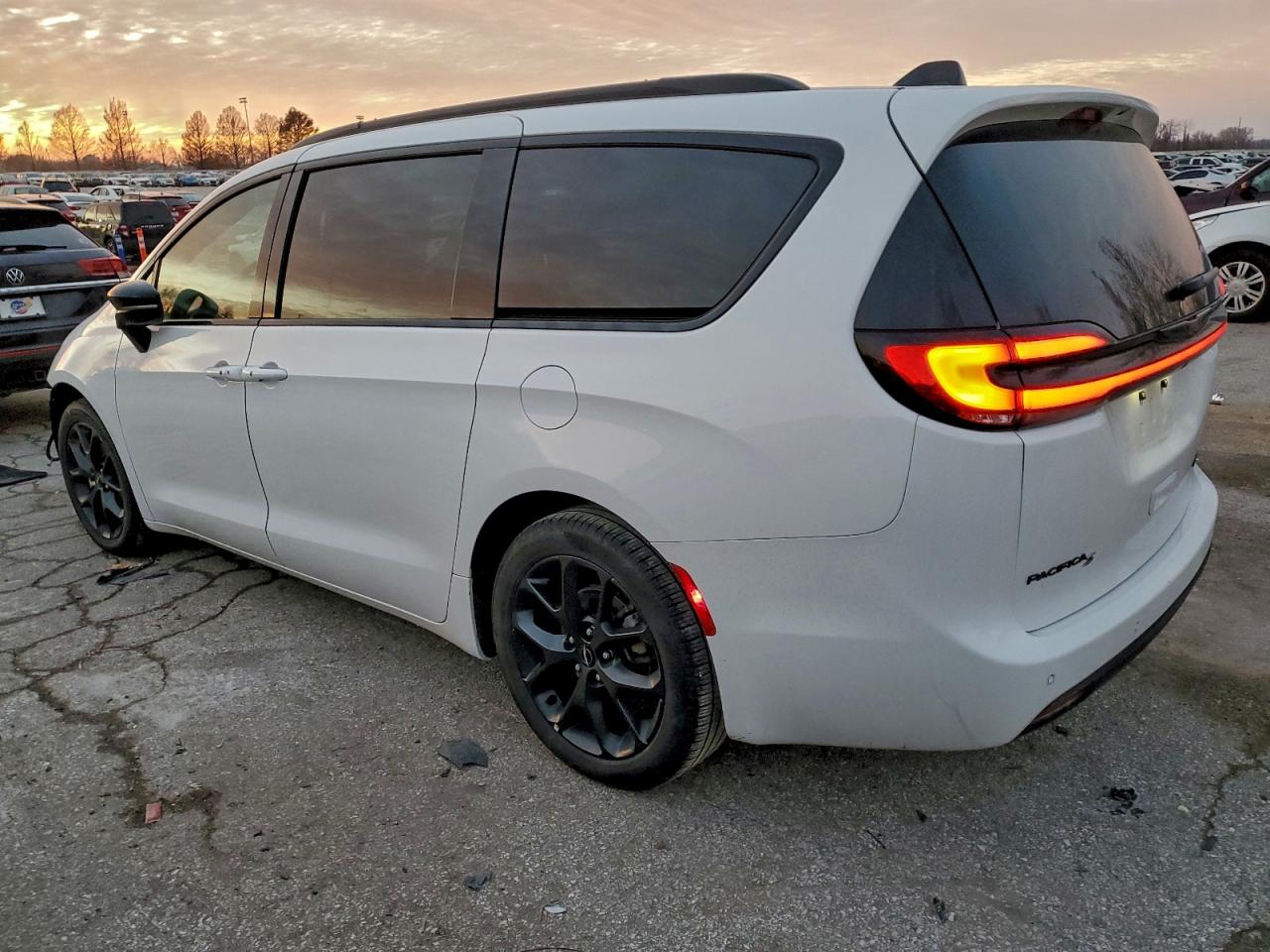 CHRYSLER PACIFICA LIMITED