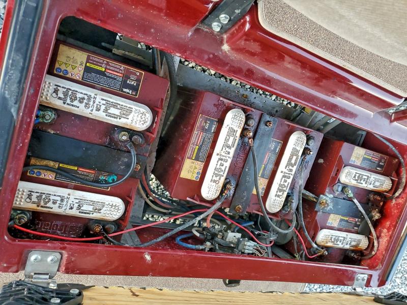 2004 CLUB GOLF CART #3317178120