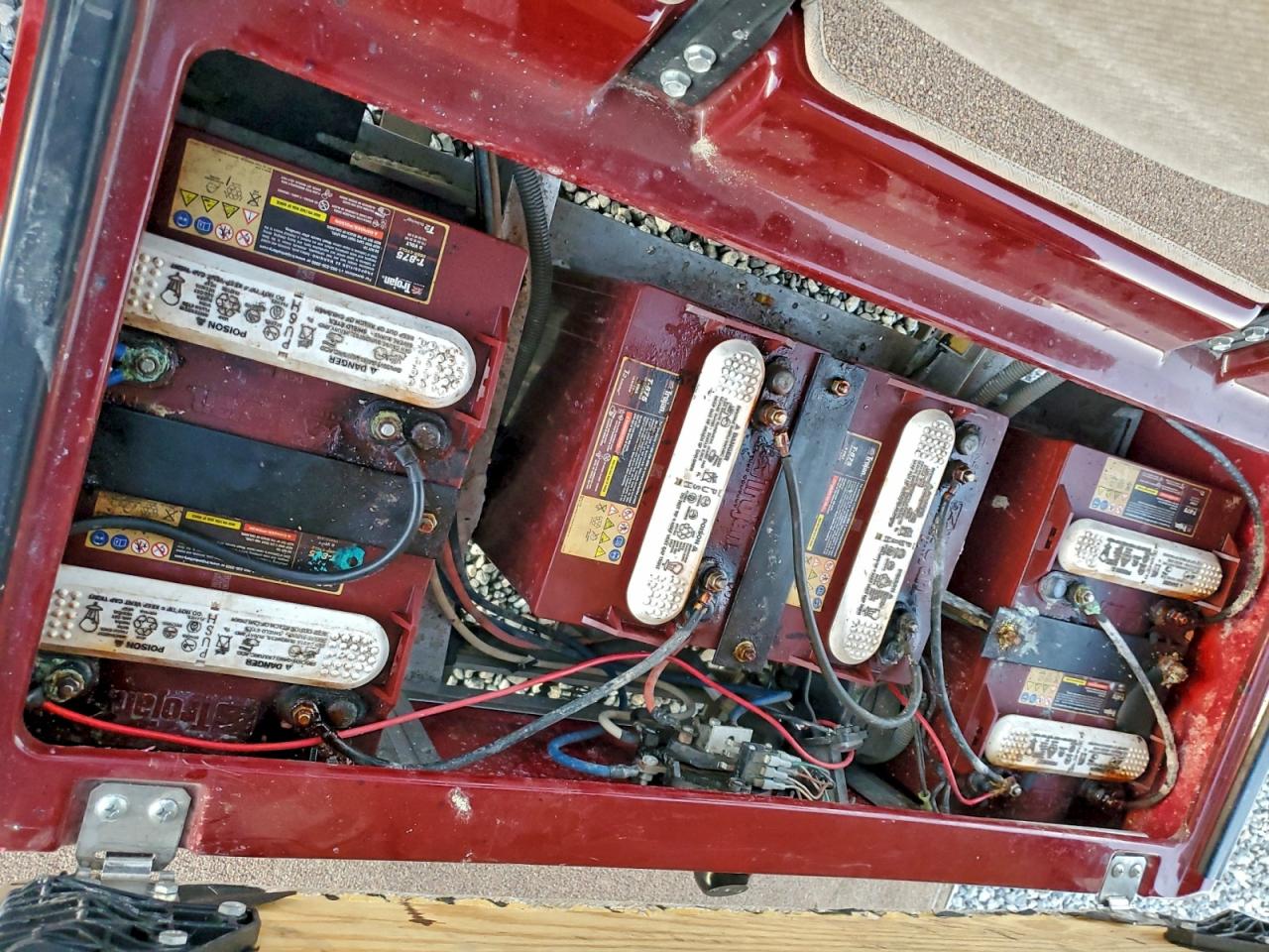 Lot #3317178120 2004 CLUB GOLF CART