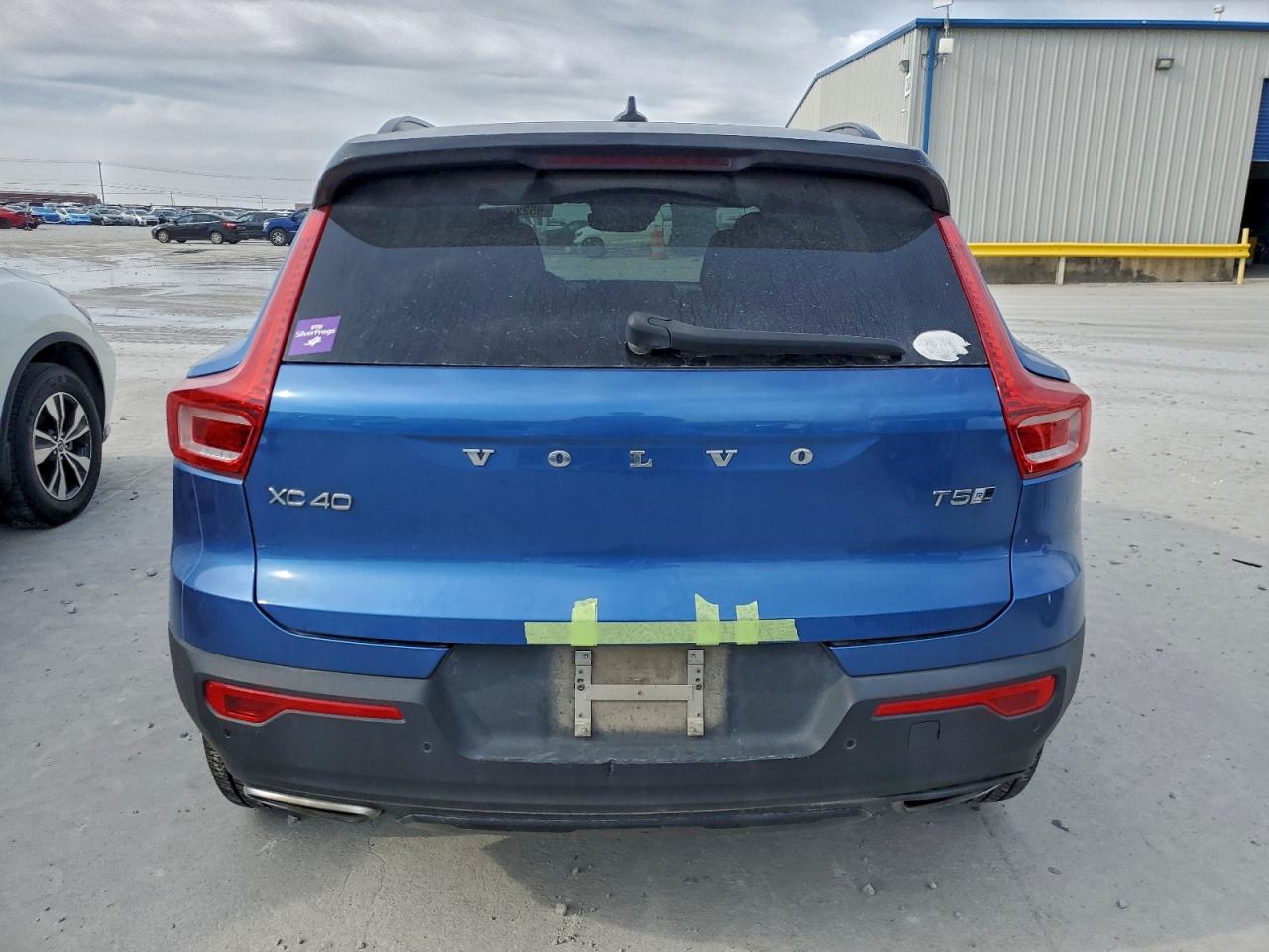 VOLVO XC40 T5 MOMENTUM