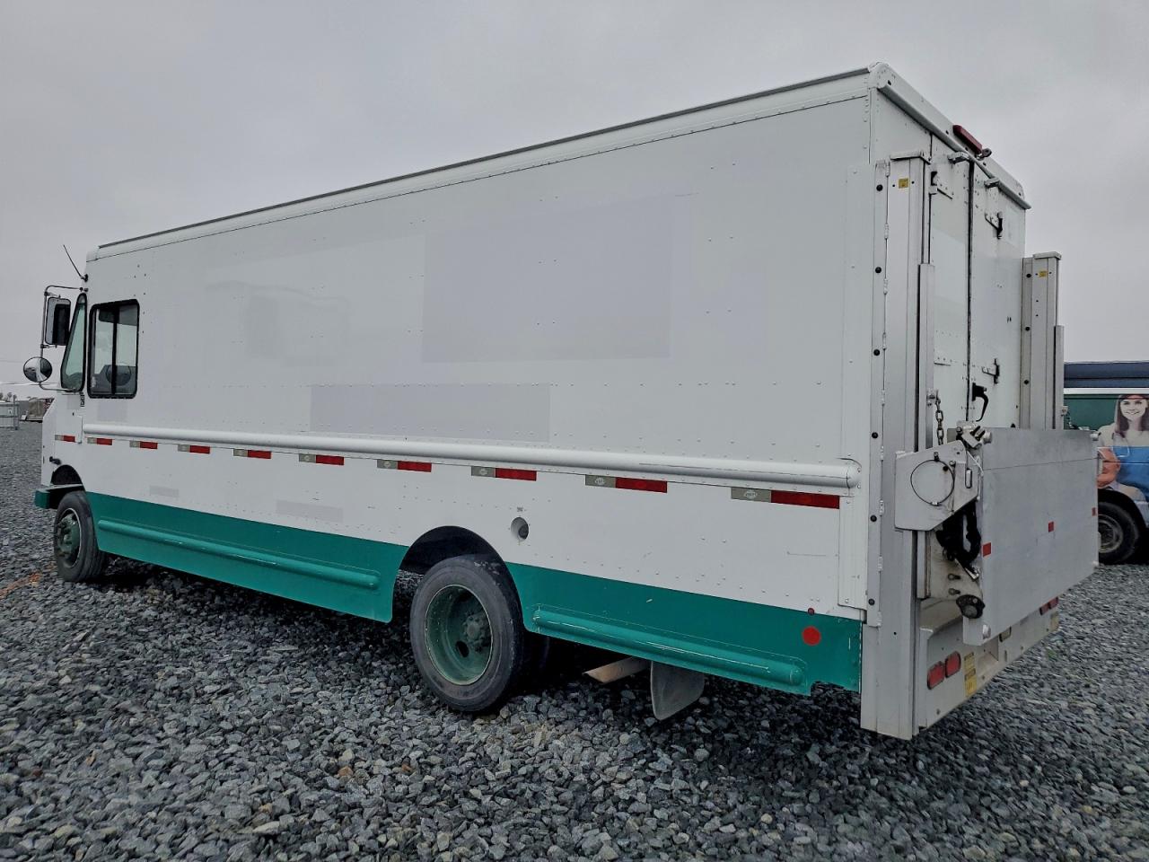 Lot #3318854060 2012 WORKHORSE CUSTOM CHASSIS COMMERCIAL