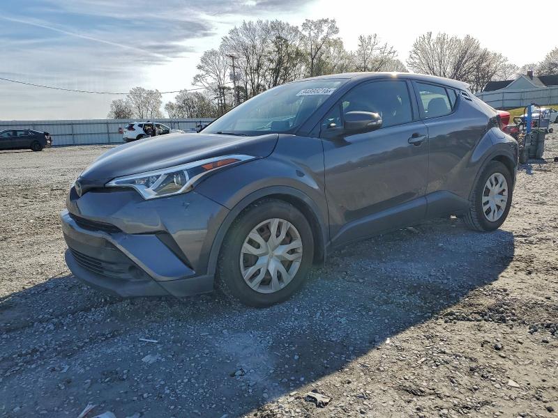2019 TOYOTA C-HR XLE #3308496102