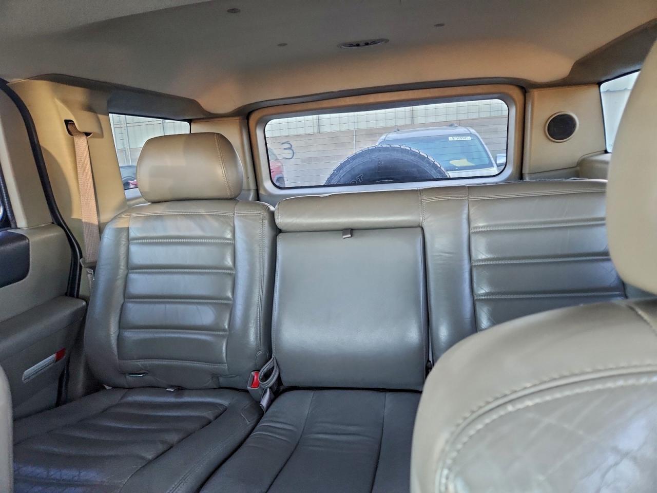 Lot #3318081393 2003 HUMMER H2