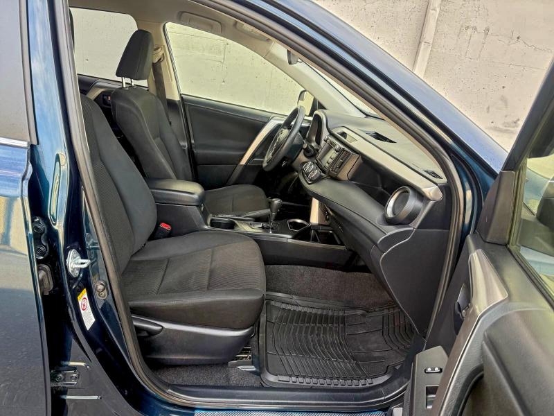 2017 TOYOTA RAV4 LE #3304693906