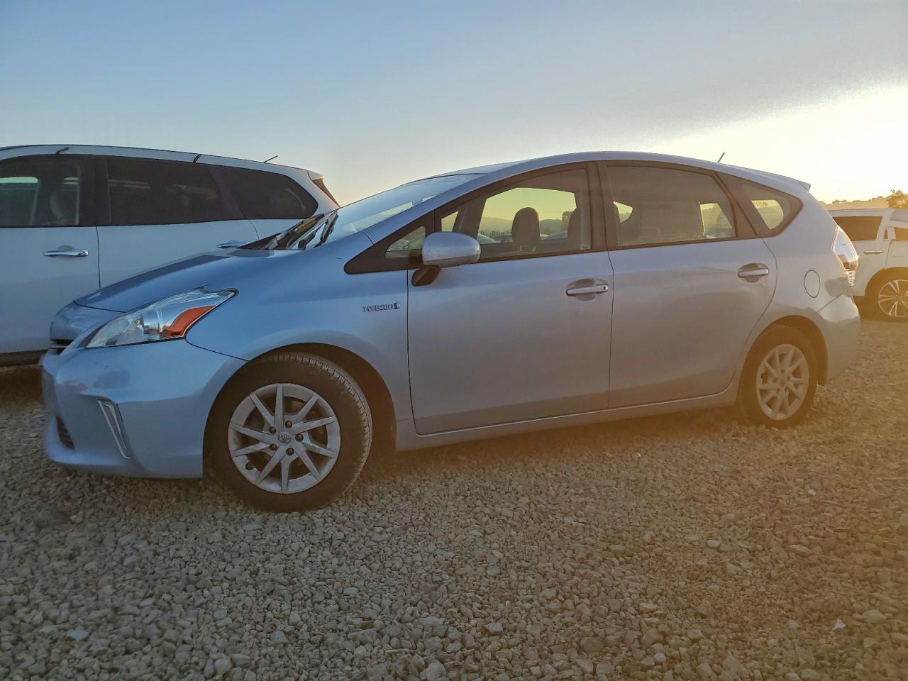 TOYOTA PRIUS V