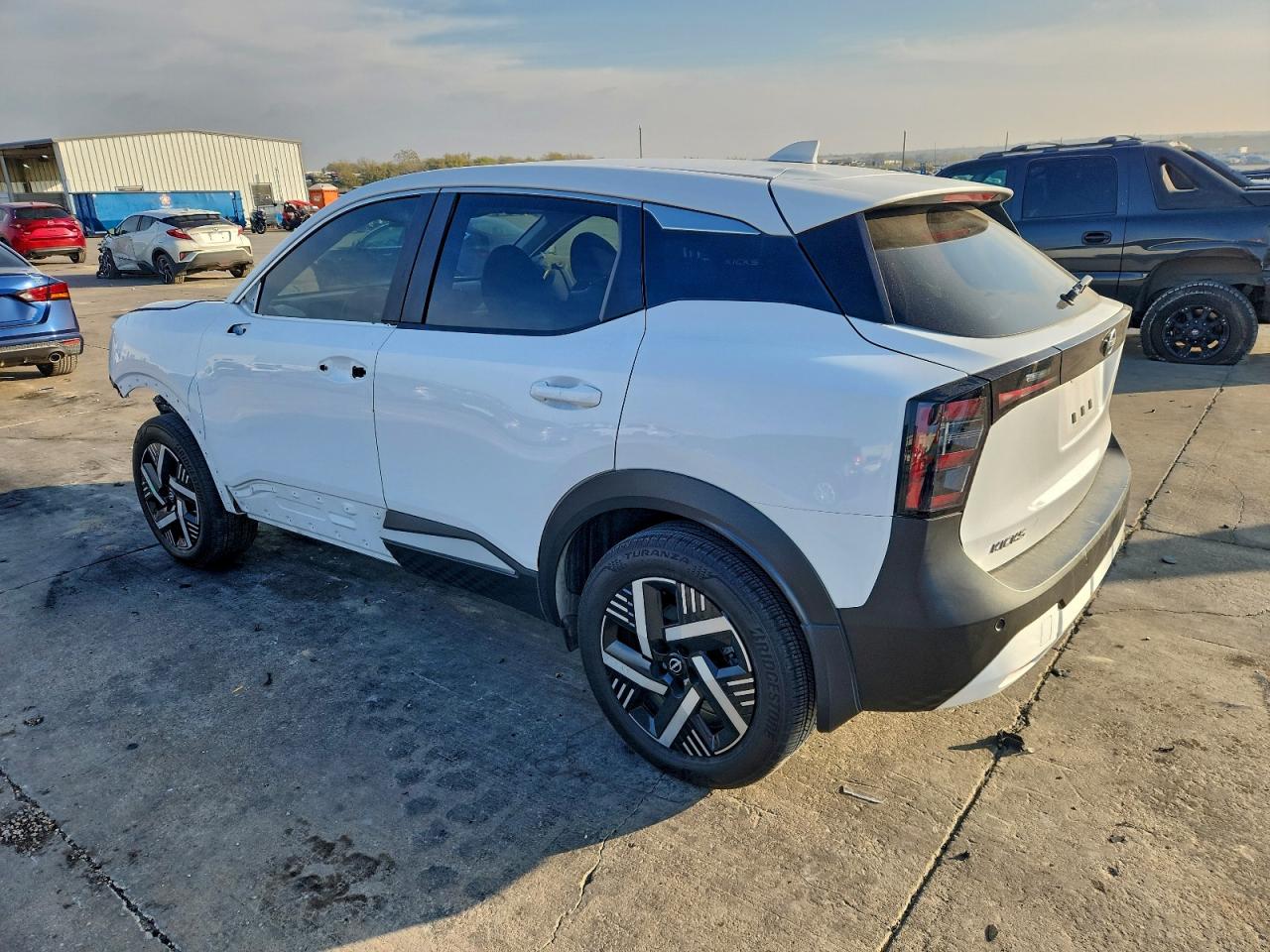 NISSAN KICKS SV