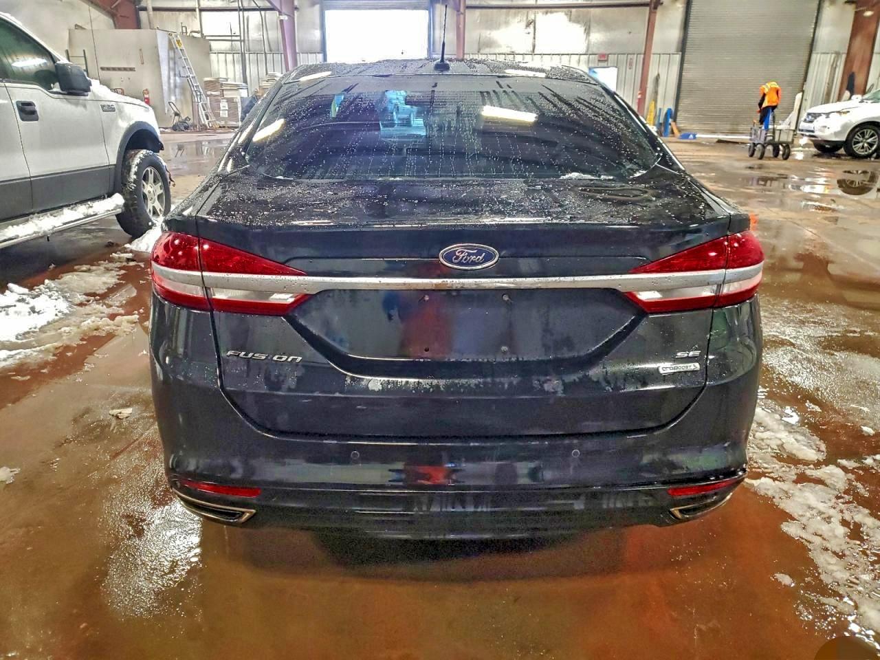 FORD FUSION SE