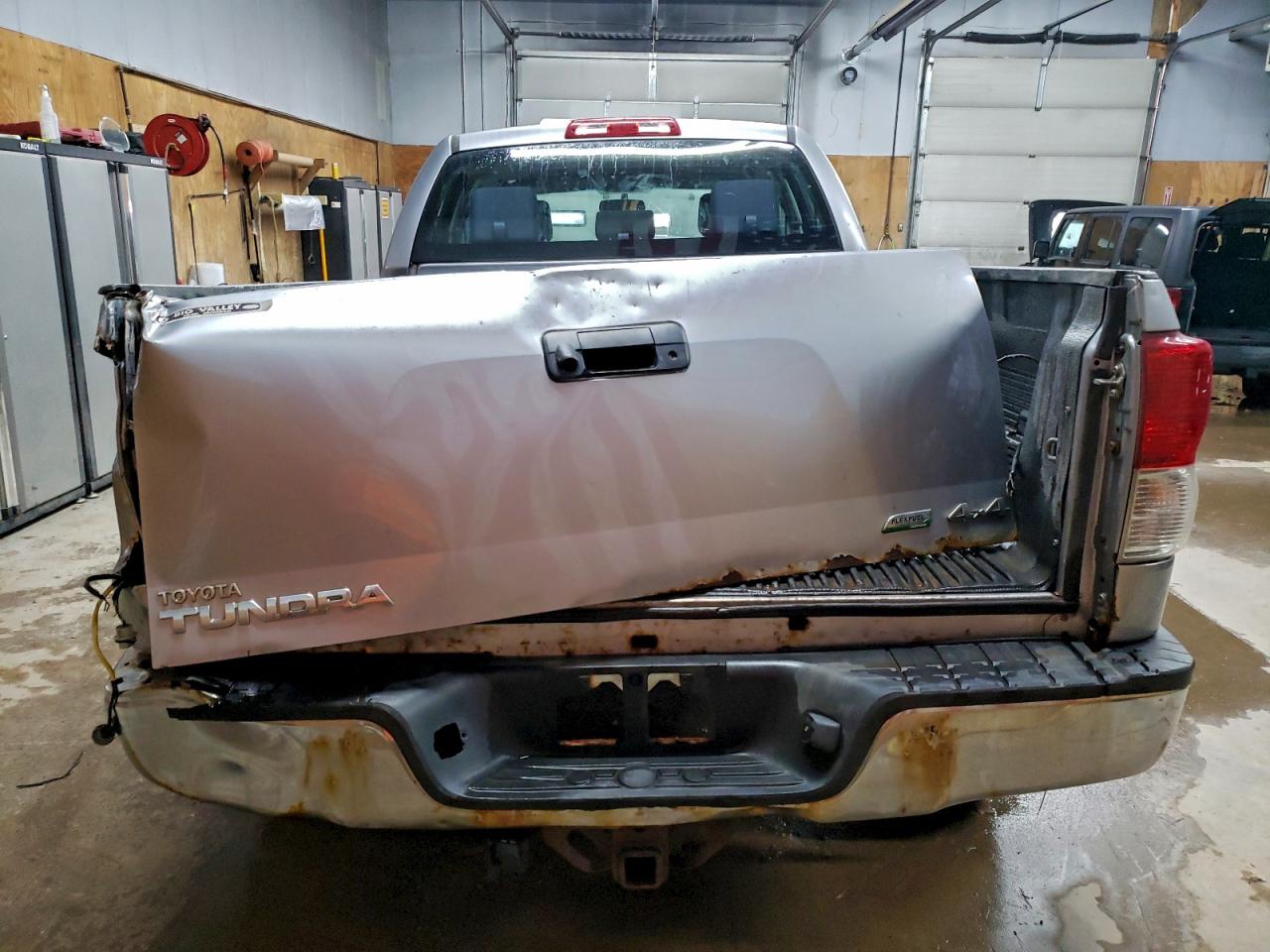 TOYOTA TUNDRA DOUBLE CAB SR5