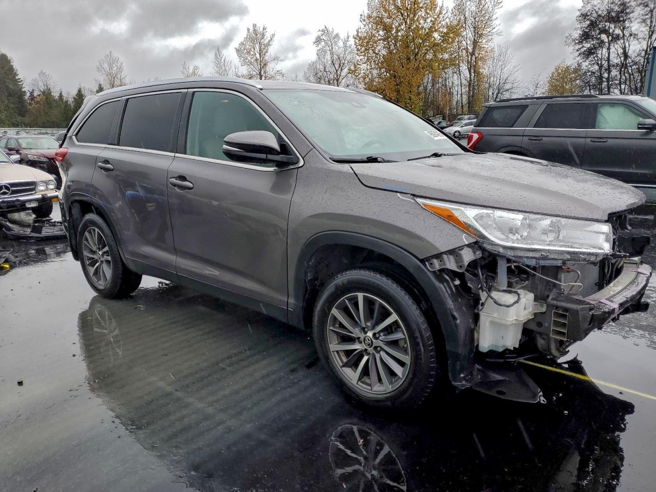 Lot #3310629769 2019 TOYOTA HIGHLANDER