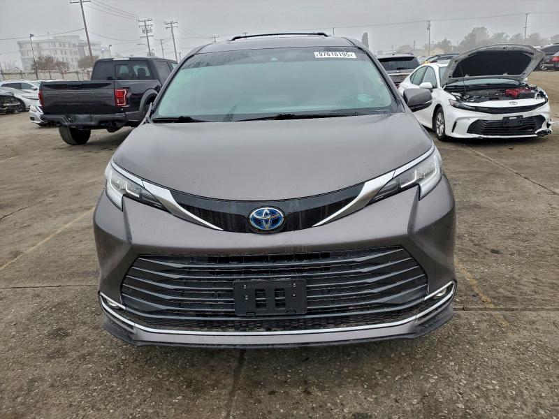 2023 TOYOTA SIENNA LIM #3317689121