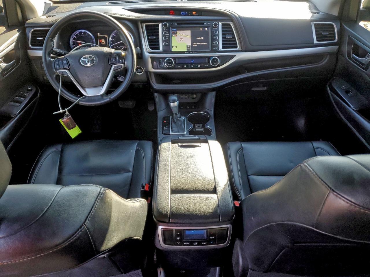 TOYOTA HIGHLANDER SE