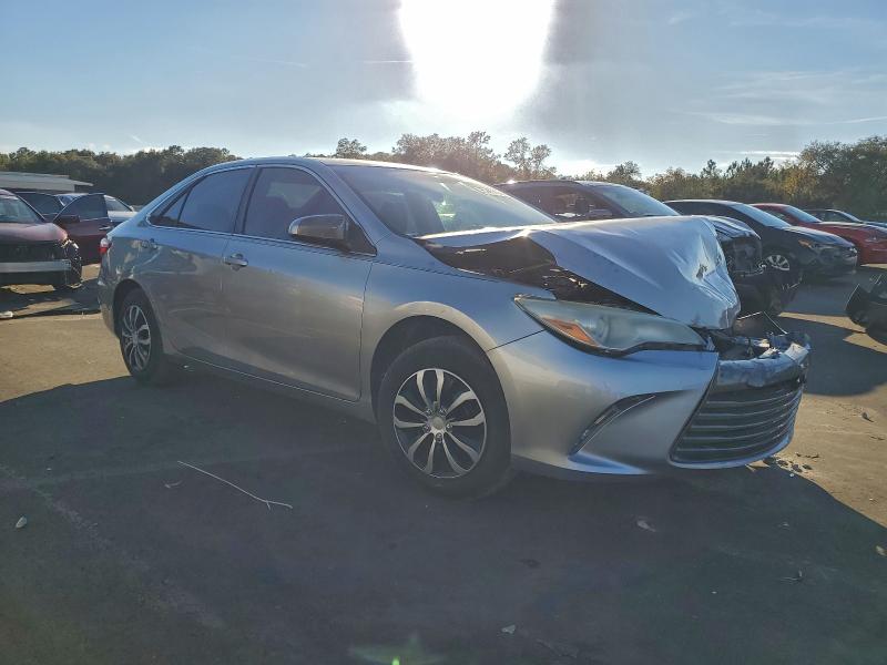 2015 TOYOTA CAMRY LE #3304766923