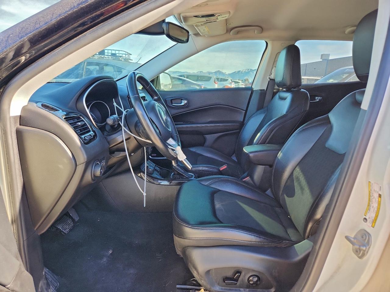 Lot #3316831662 2018 JEEP COMPASS LA