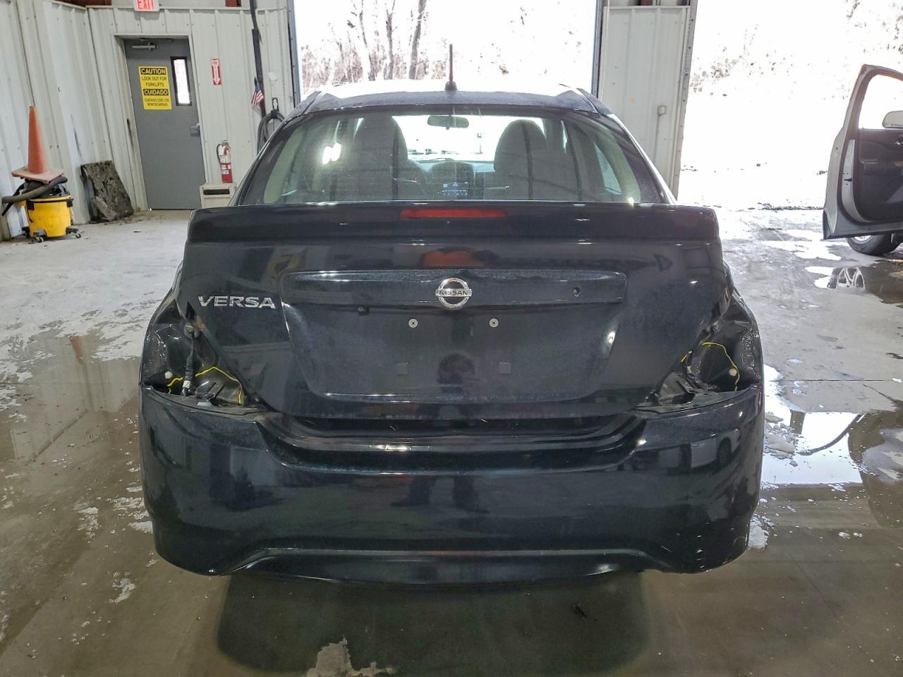 Lot #3317760110 2019 NISSAN VERSA S