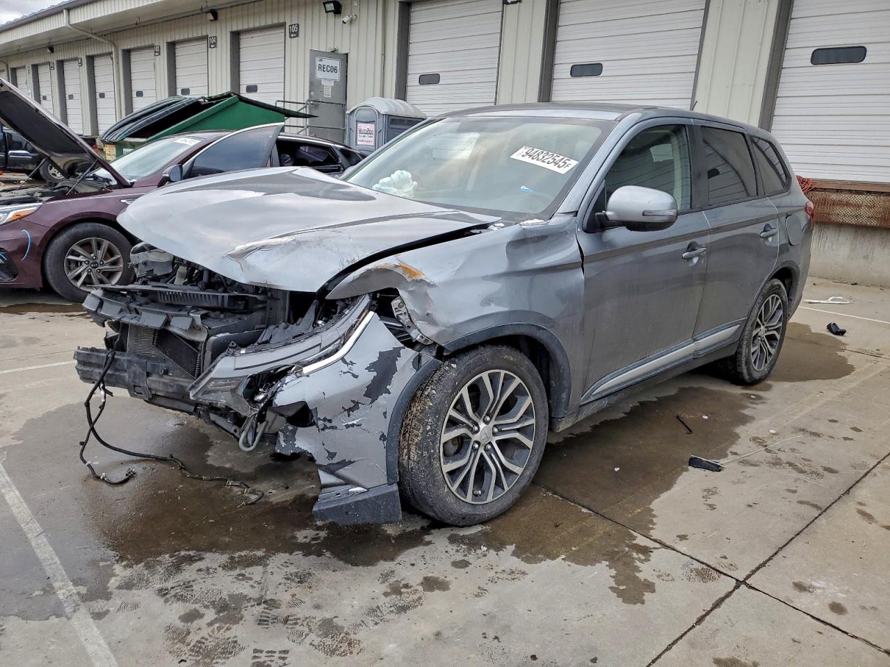 MITSUBISHI OUTLANDER SE