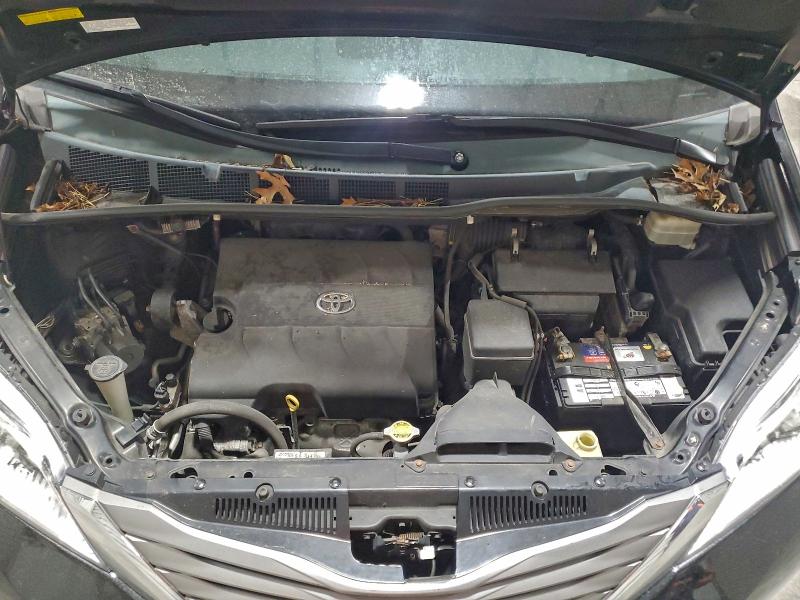 2013 TOYOTA SIENNA XLE #3315781361