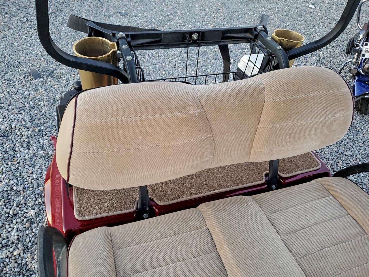 Lot #3317178120 2004 CLUB GOLF CART