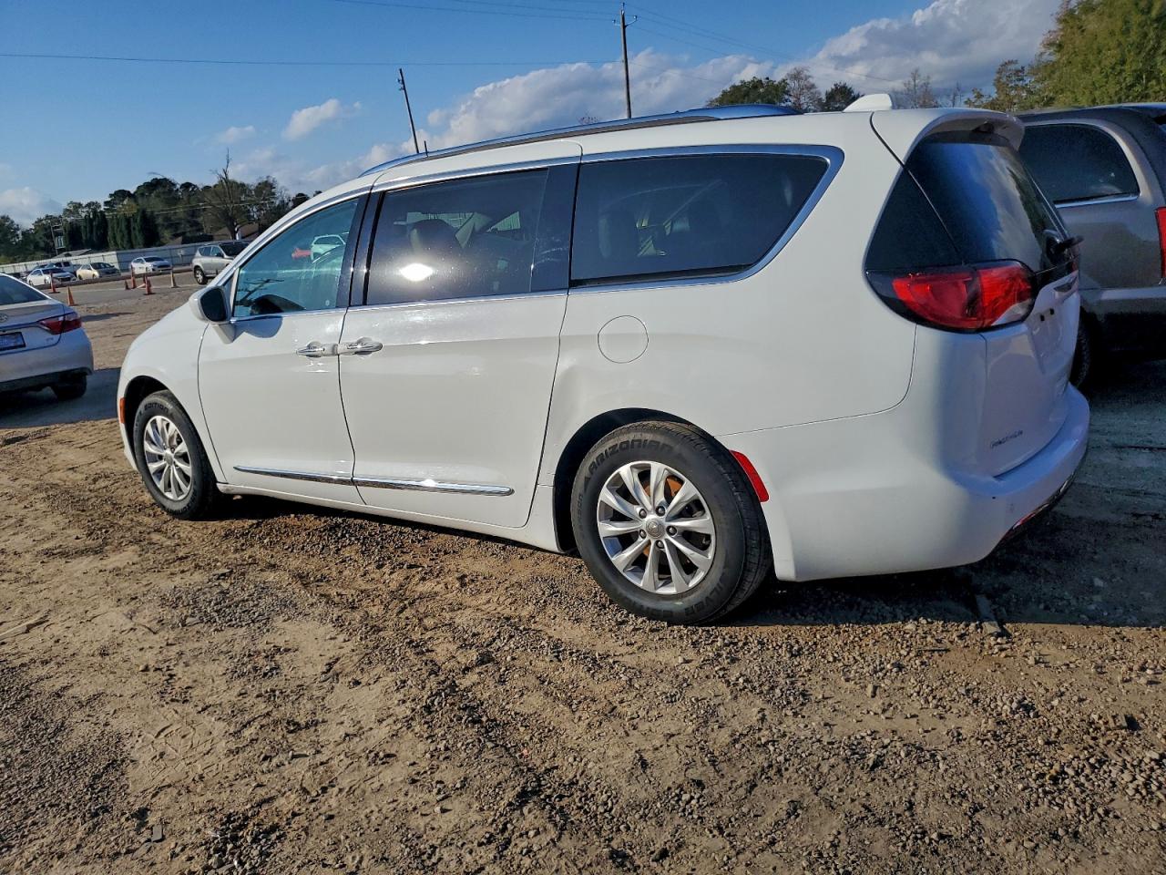 CHRYSLER PACIFICA TOURING L