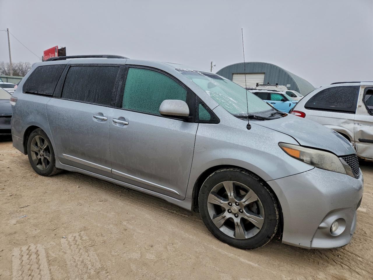 TOYOTA SIENNA SPORT