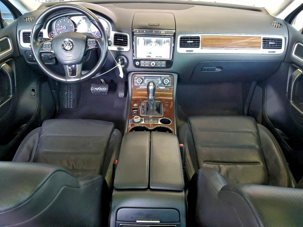 VOLKSWAGEN TOUAREG SPORT