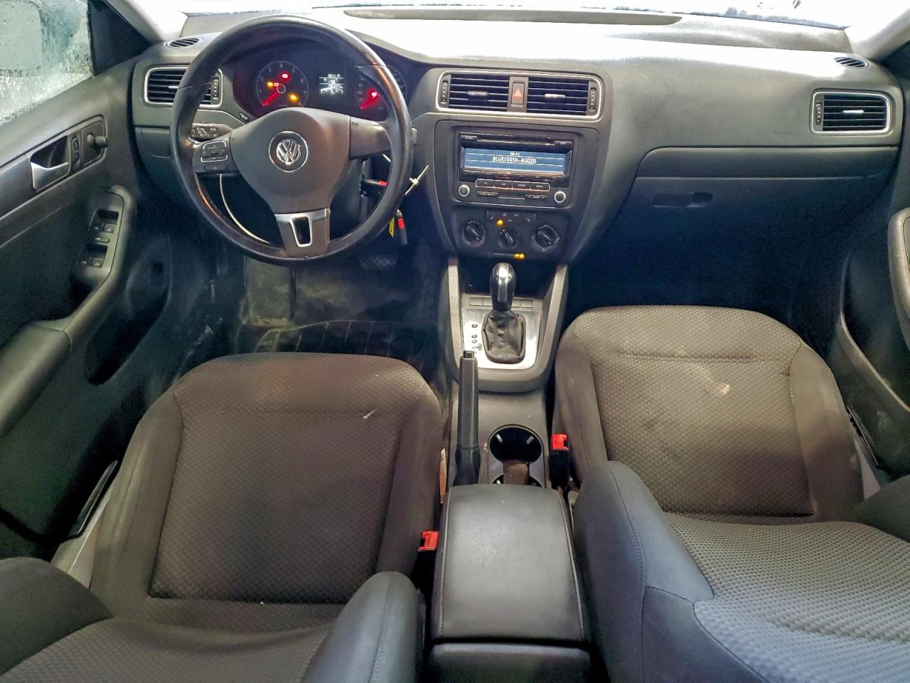 VOLKSWAGEN JETTA BASE