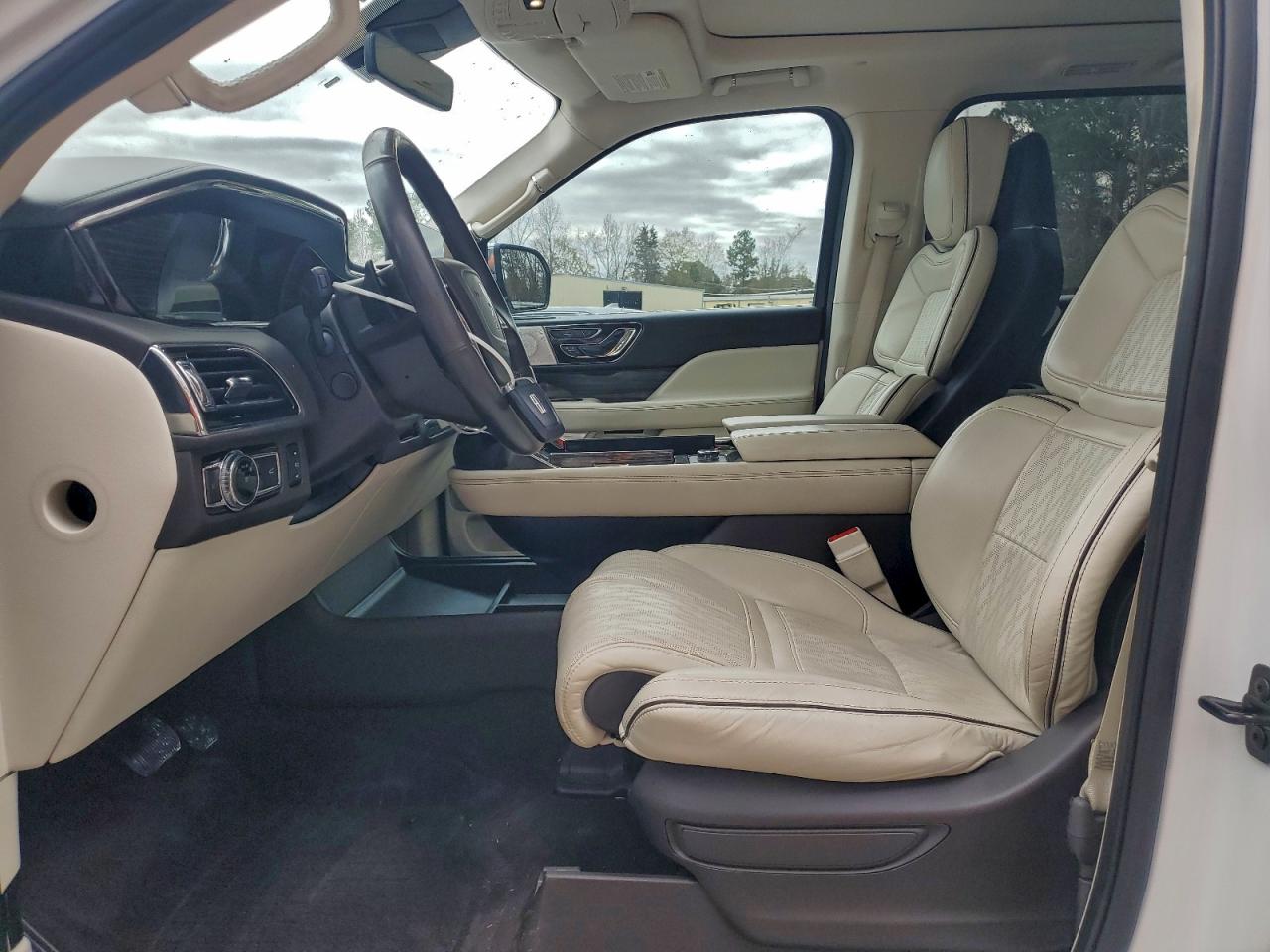 LINCOLN NAVIGATOR BLACK LABEL