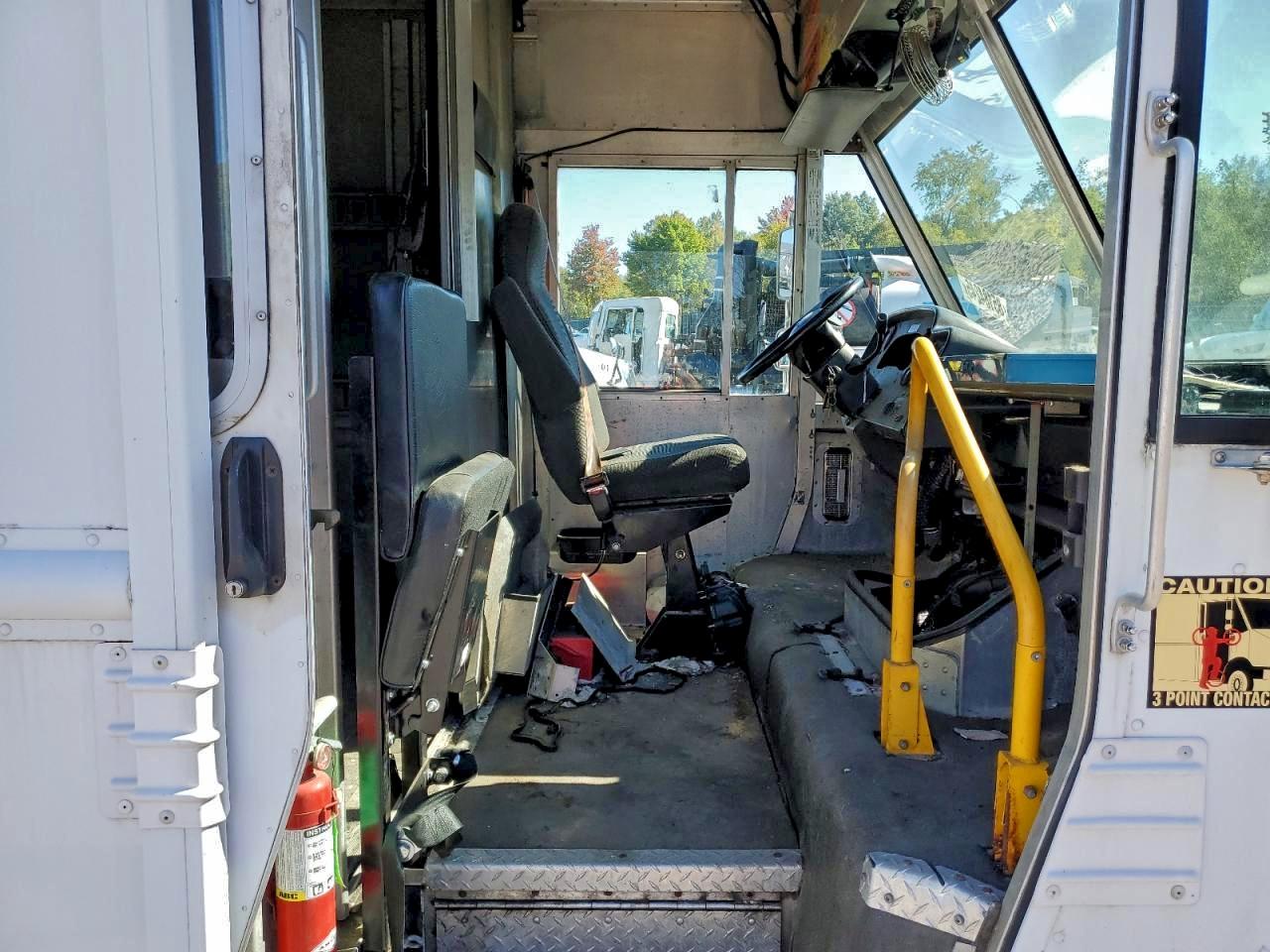 Lot #3305383311 2013 FORD F59