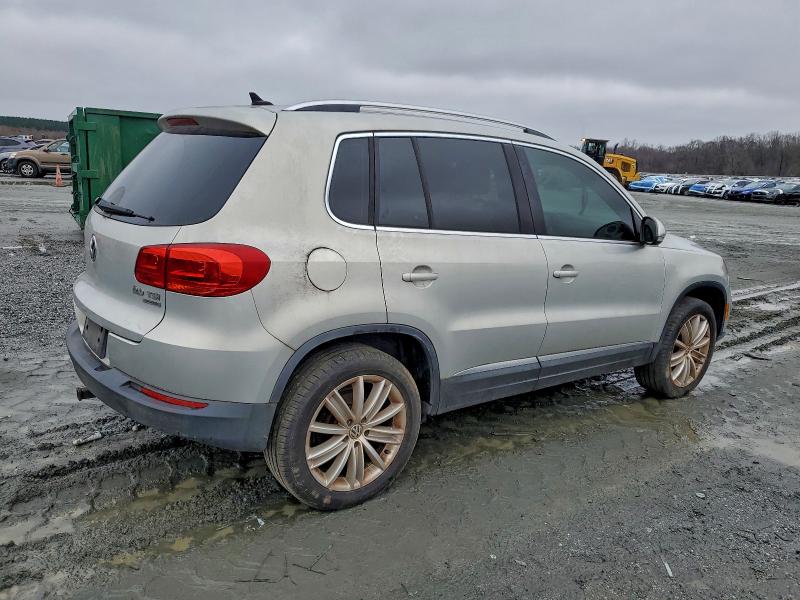 2012 VOLKSWAGEN TIGUAN S #3305387312