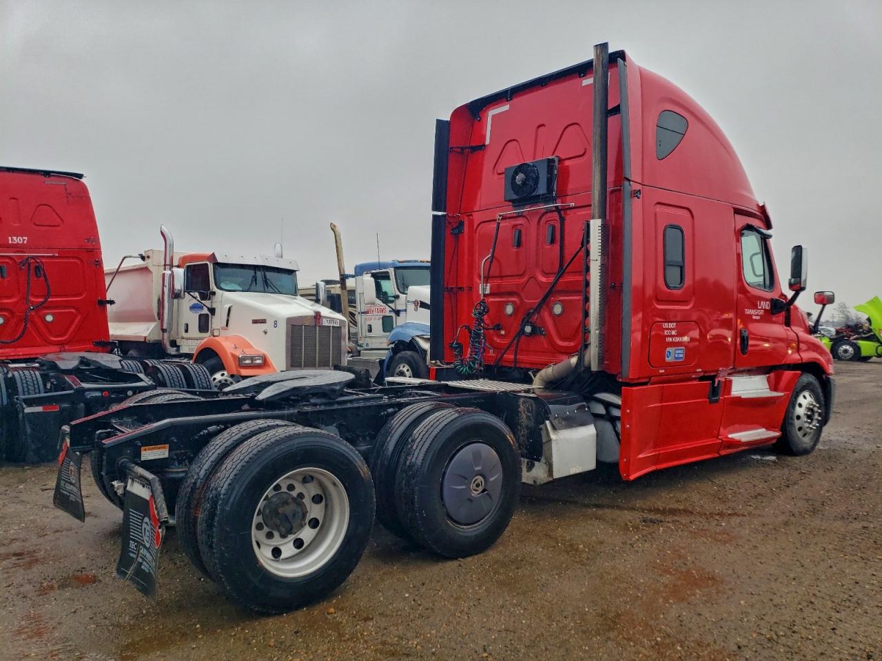 Lot #3310359959 2019 FREIGHTLINER CASCADIA 1