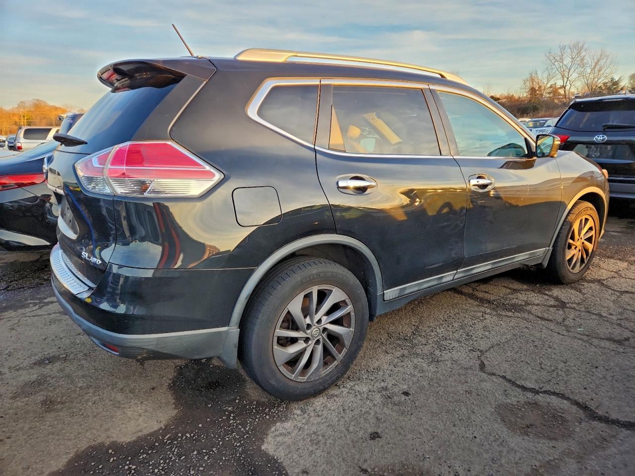 Lot #3304515543 2016 NISSAN ROGUE S