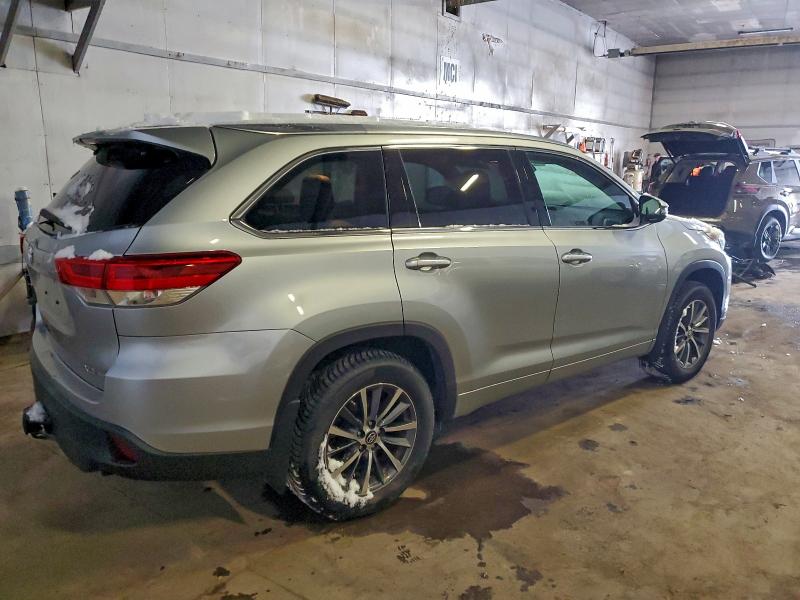 2017 TOYOTA HIGHLANDER #3302589765
