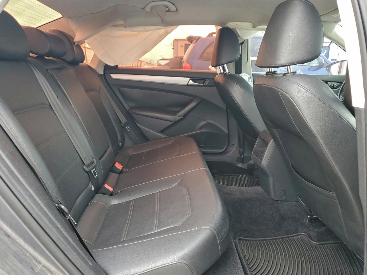 VOLKSWAGEN PASSAT SE