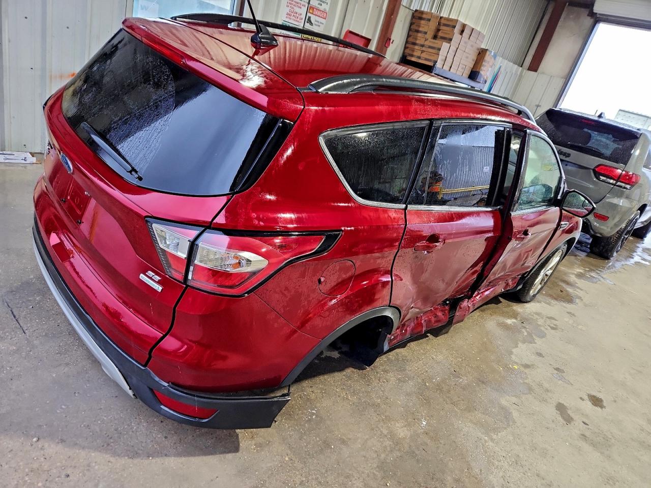 FORD ESCAPE SE