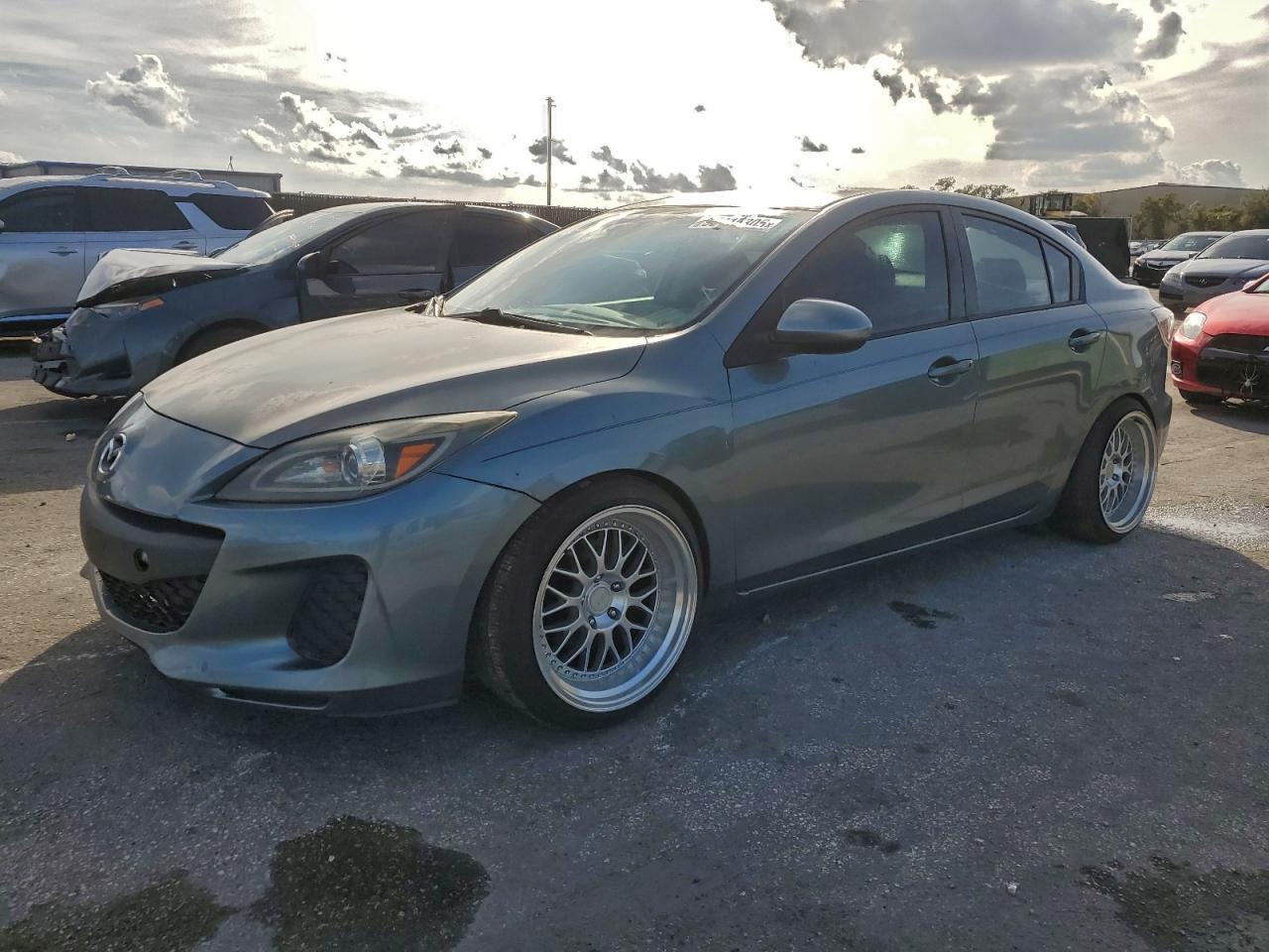 MAZDA 3 I