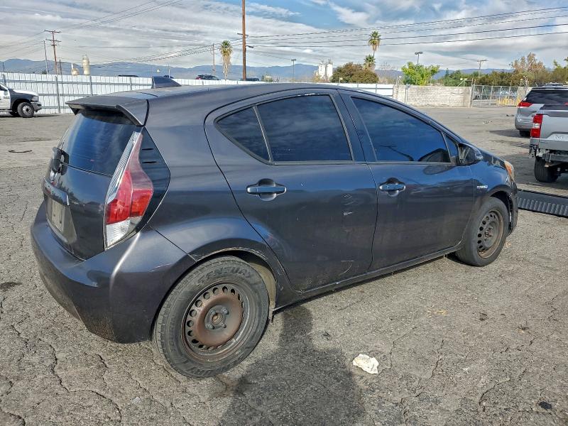 2015 TOYOTA PRIUS C #3303709524