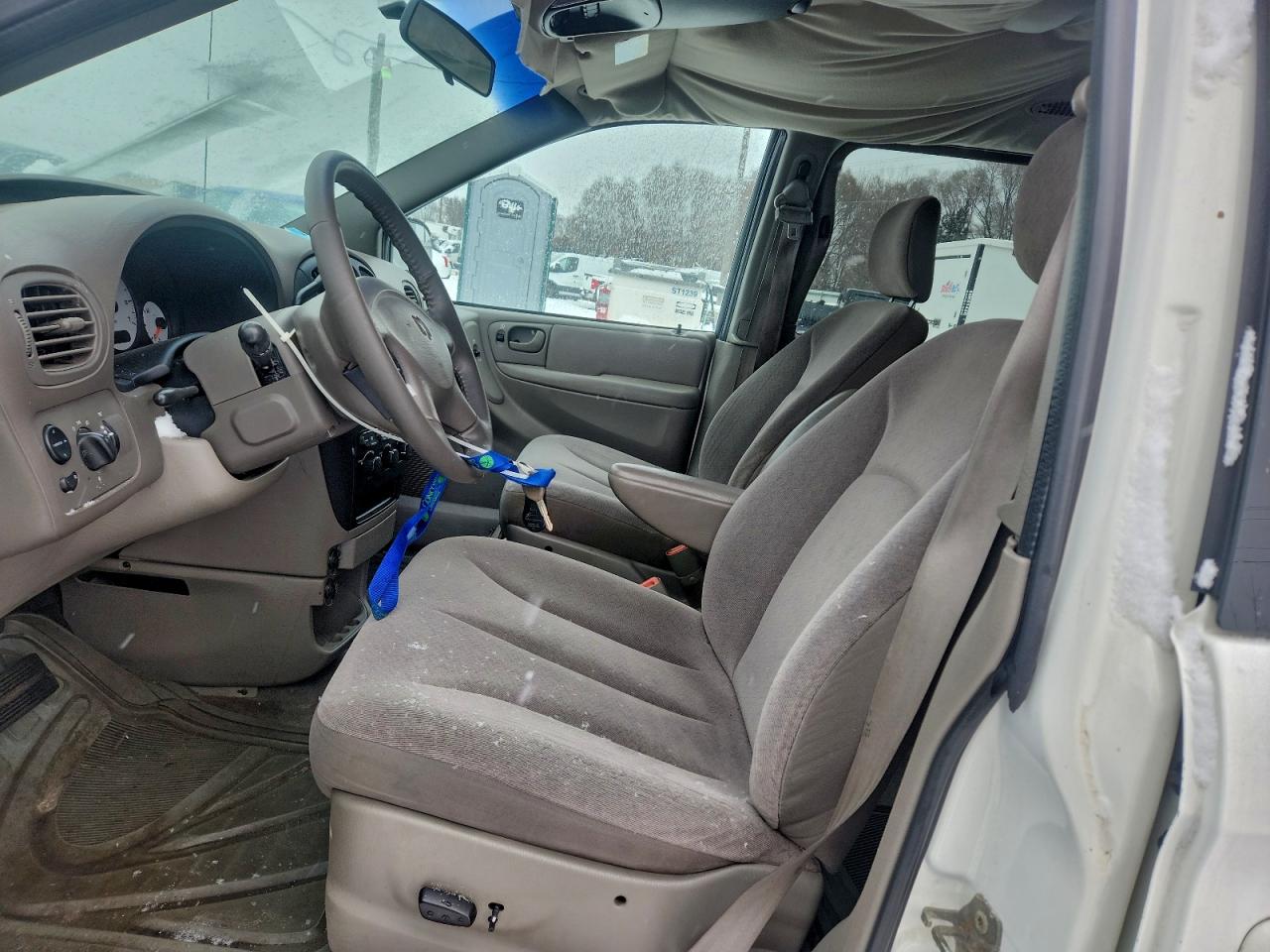 Lot #3301790343 2002 DODGE GRAND CARA