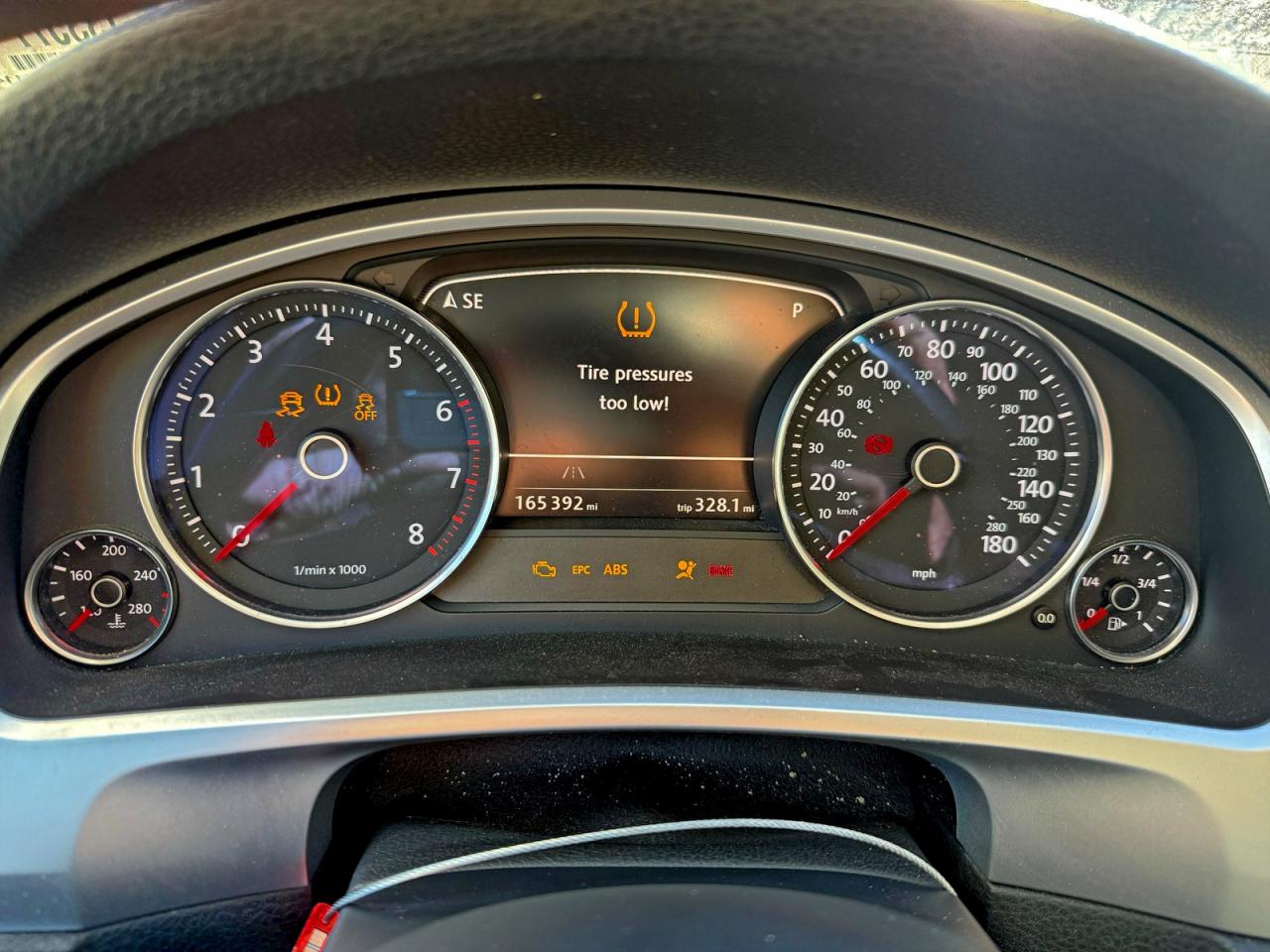 VOLKSWAGEN TOUAREG SPORT