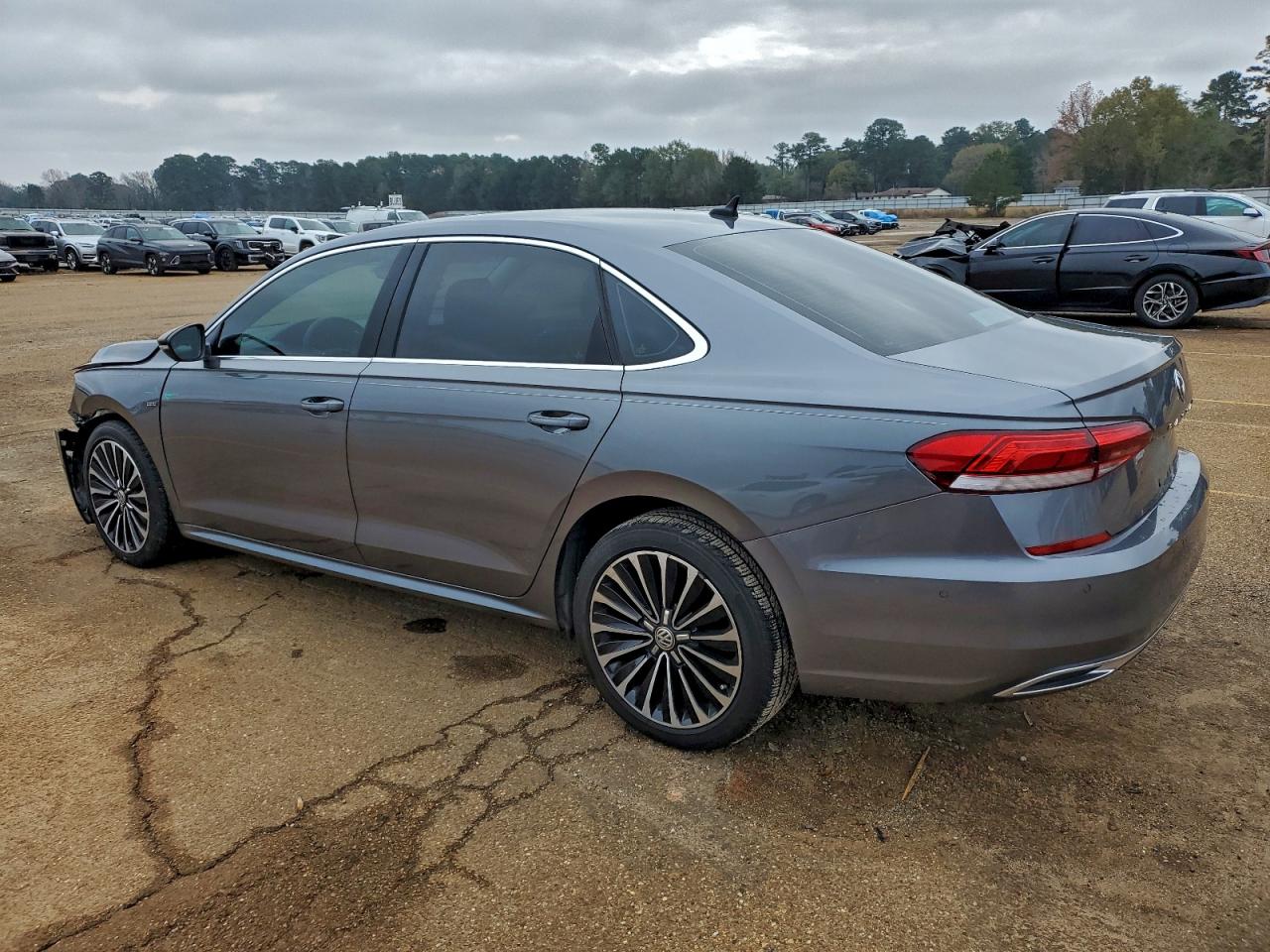 VOLKSWAGEN PASSAT LIMITED EDITION