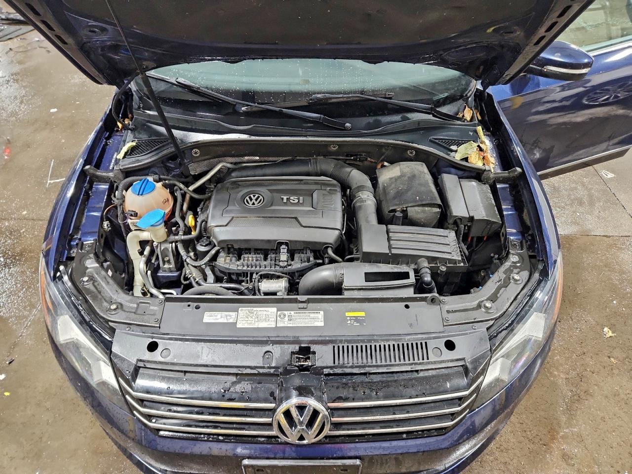 VOLKSWAGEN PASSAT SE