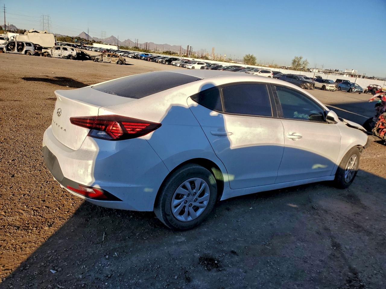 Lot #3312808100 2019 HYUNDAI ELANTRA SE