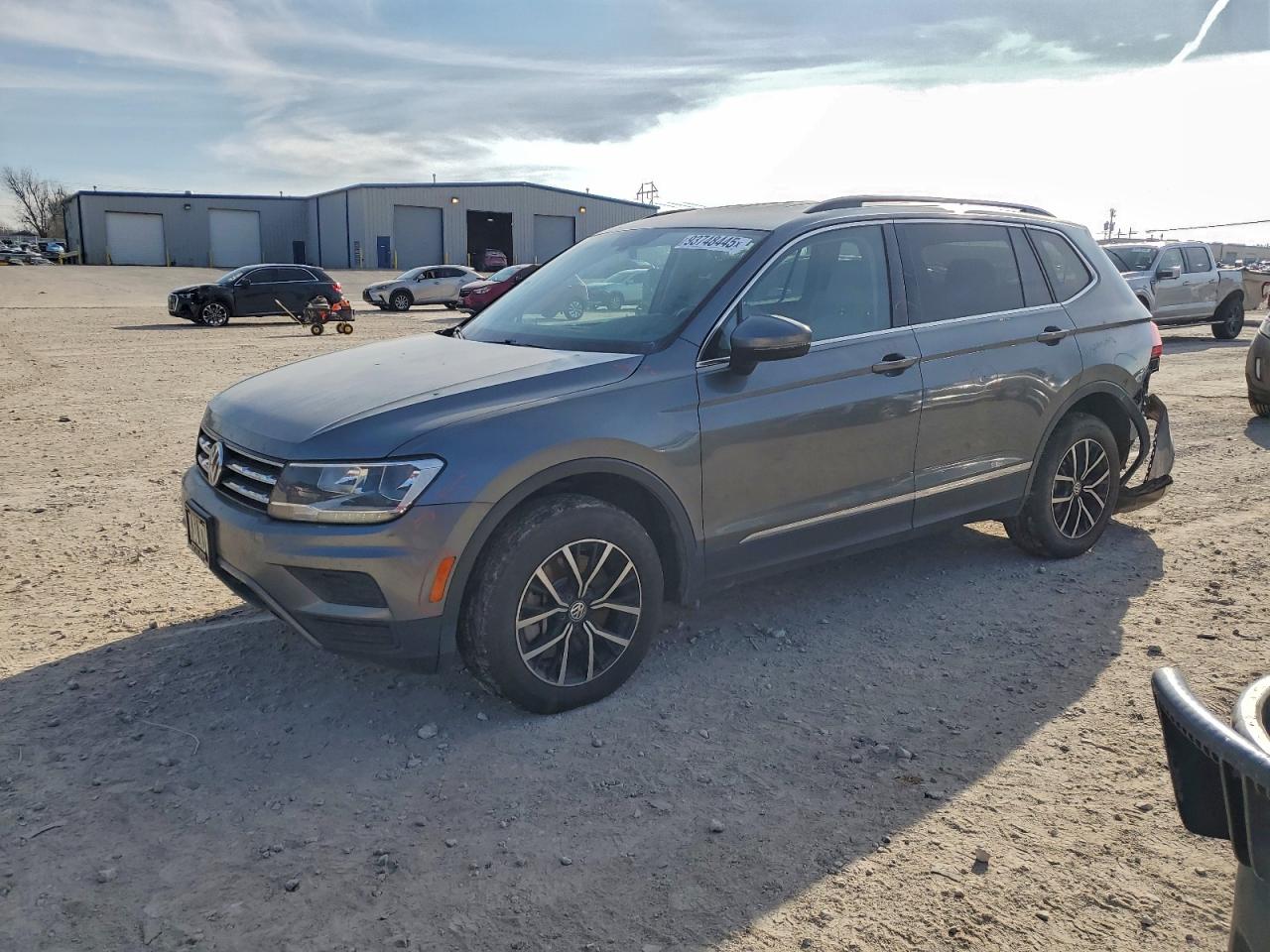 VOLKSWAGEN TIGUAN SE