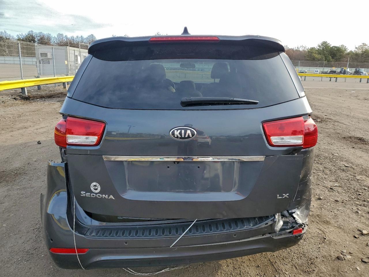 Lot #3319697889 2015 KIA SEDONA LX
