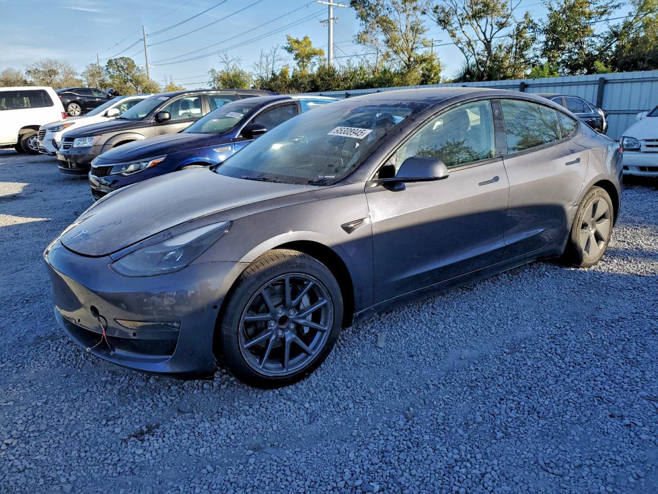 TESLA MODEL 3
