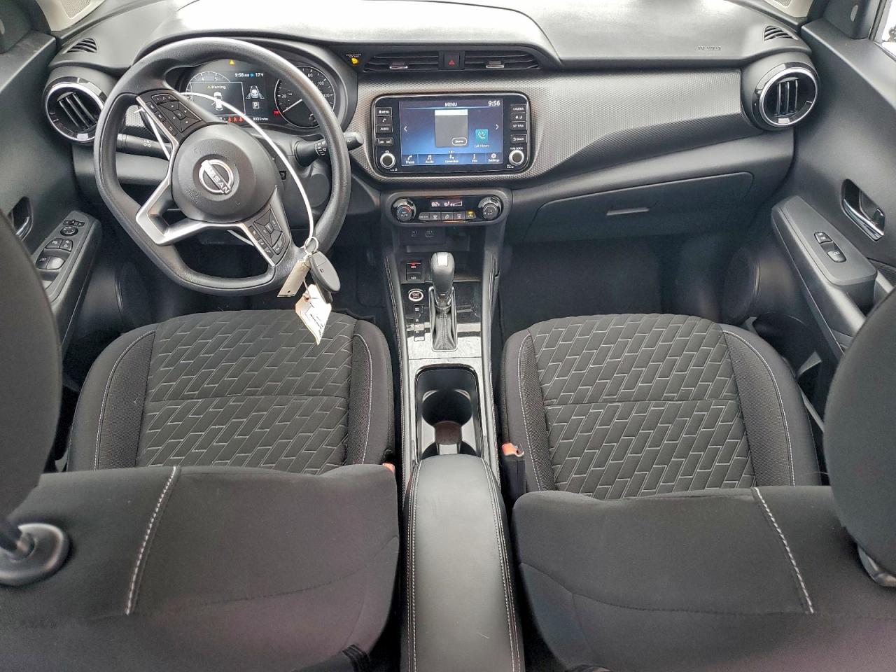 NISSAN KICKS SV