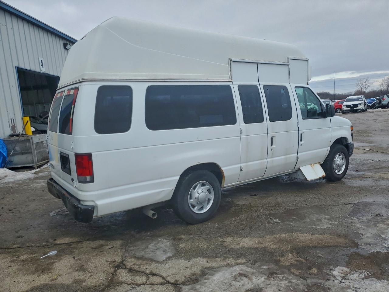 FORD ECONOLINE E350 SUPER DUTY VAN