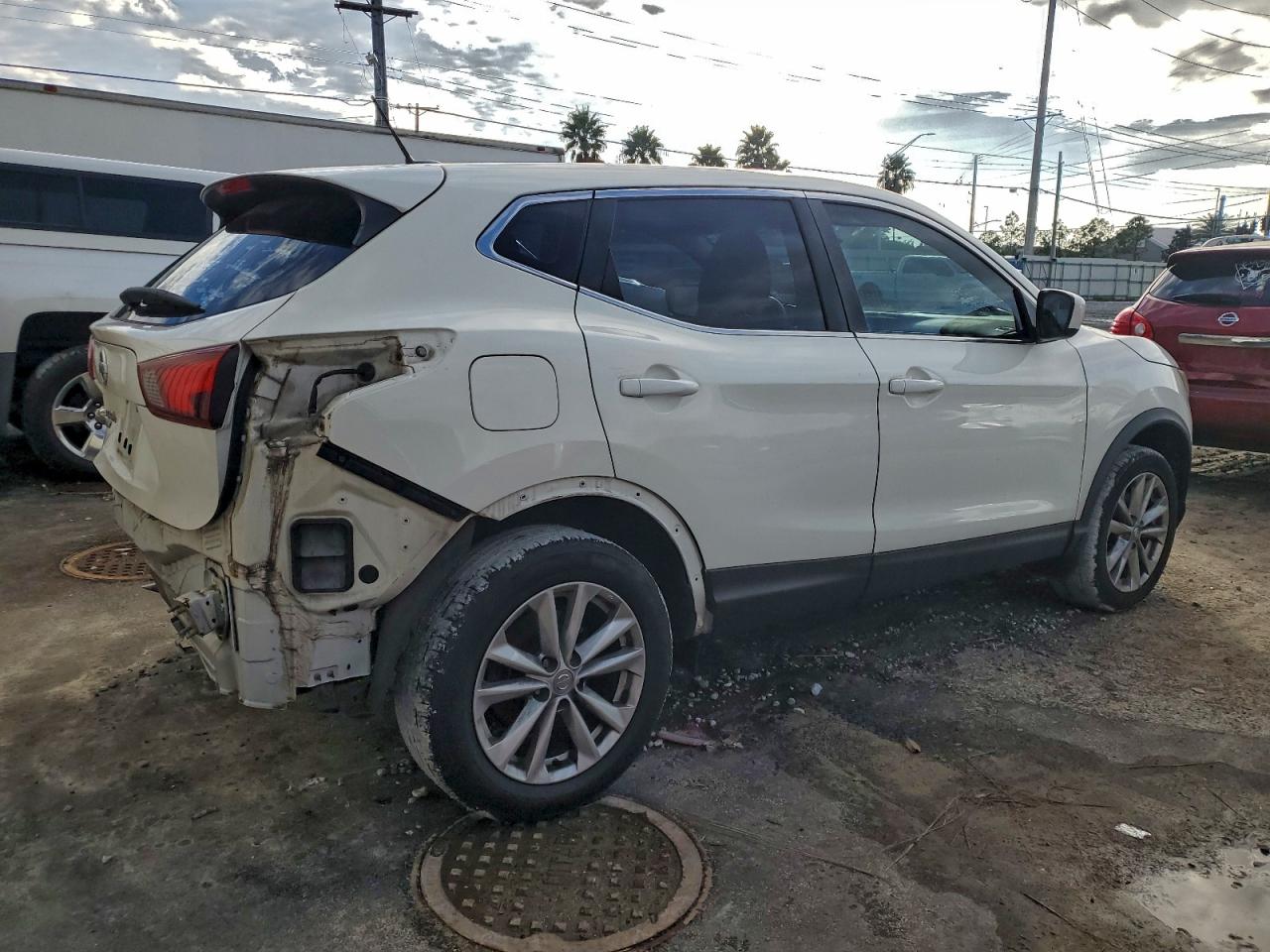 NISSAN ROGUE SPORT S